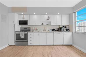 Photo - 2894 NE 183rd St