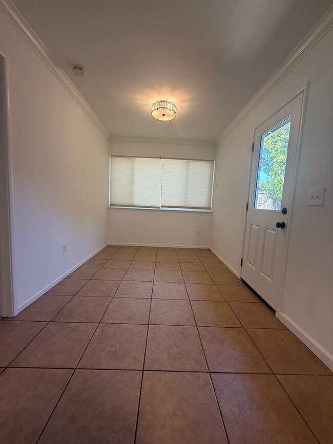 Photo - Beautiful 3 bedroom and 1 bathroom home in Arden Arcade!