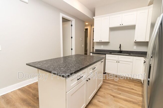 Photo - 905 W 39th St Unidad A