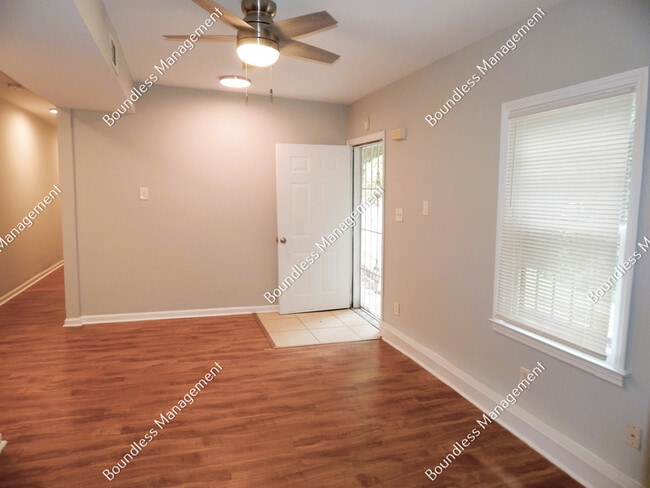 Photo - 2284 Alvin Dr NW