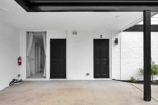 Photo - 7 Briar Dale Ct Unit C