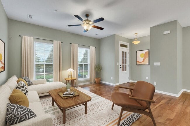Photo - 305 Dursley Ln