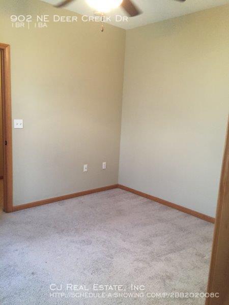 Photo - 902 NE Deer Creek Dr