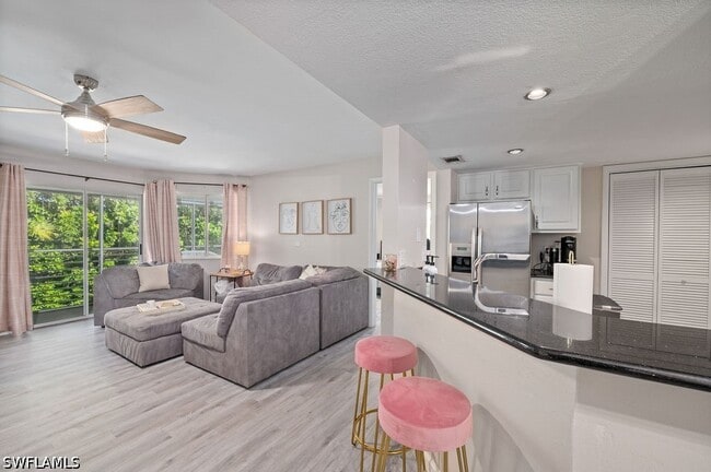 Photo - 3180 Seasons Way Unidad 915