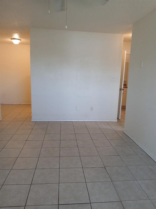 Photo - 2110 NW Lindy Ave