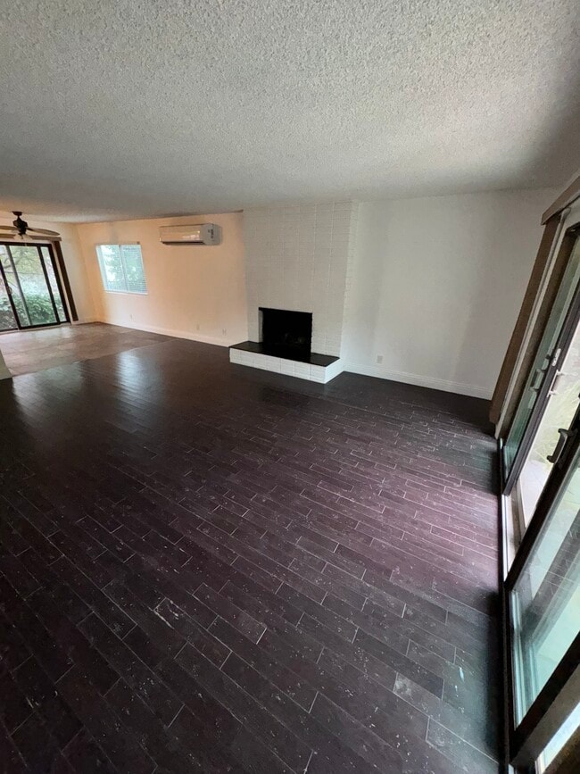 Building Photo - 4404 Don Miguel Dr Unit 3 Rental