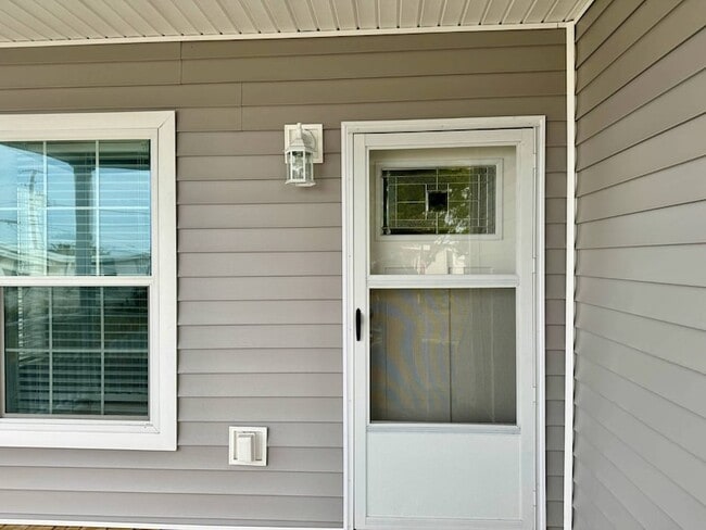 1283 Jamestown Dr