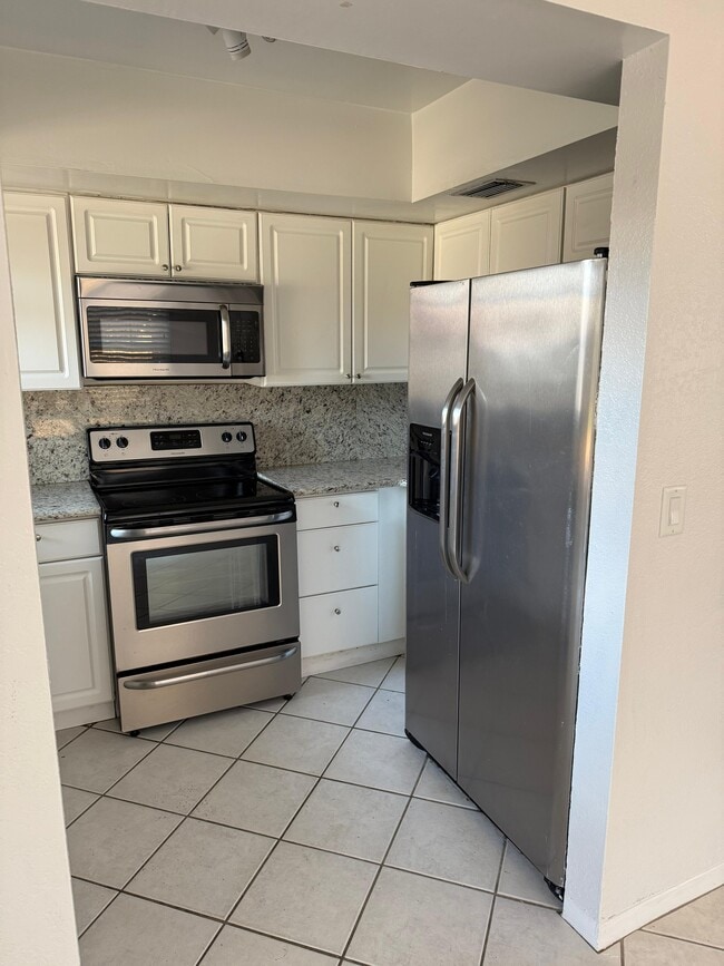 Photo - 6959 Aberfeldy Ave N