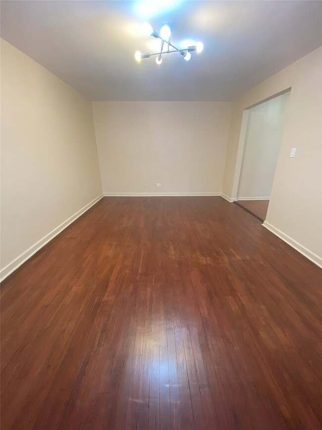 Photo - 65-16 Grand Central Pkwy Unidad 1A Rental