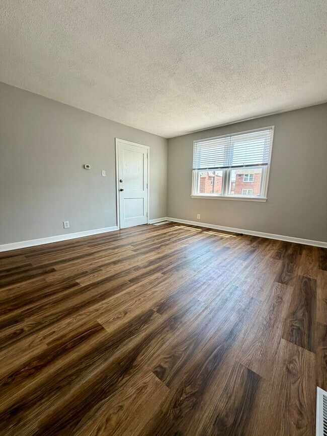 Photo - 1617 Roumfort Rd Unidad 1