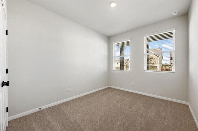 Photo - 206 Lake Shore Dr