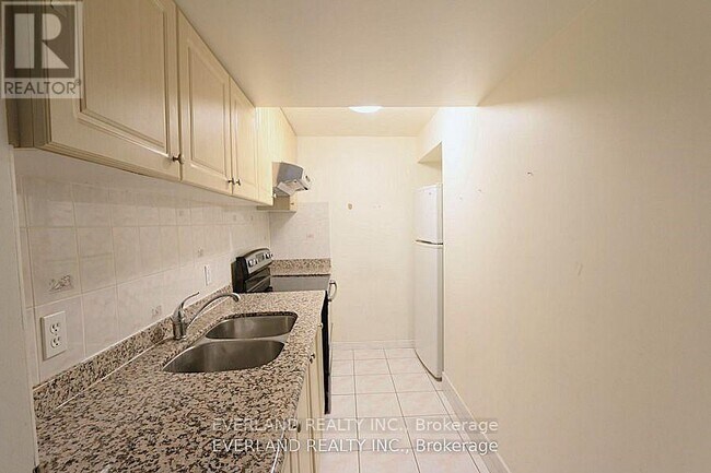 Photo - 221 Placentia Blvd