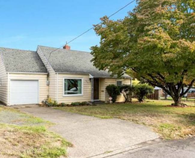 Building Photo - 6641 NE Sumner St Rental