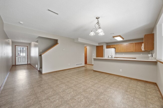 Photo - 533 E Goldfinch Dr