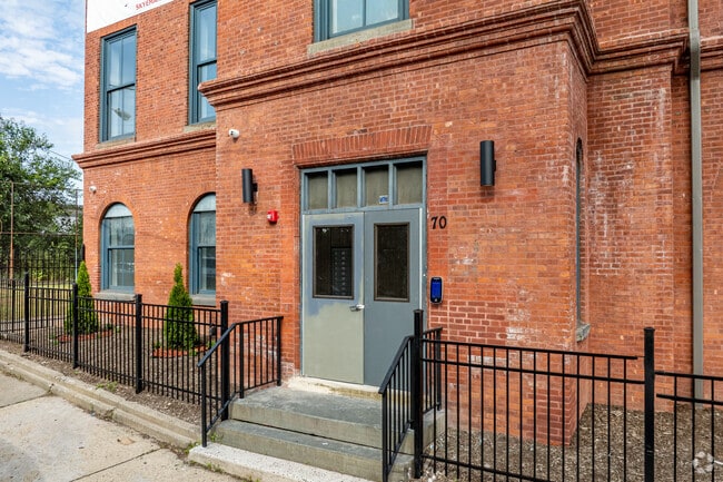 Entrance - 70 Roseville Ave