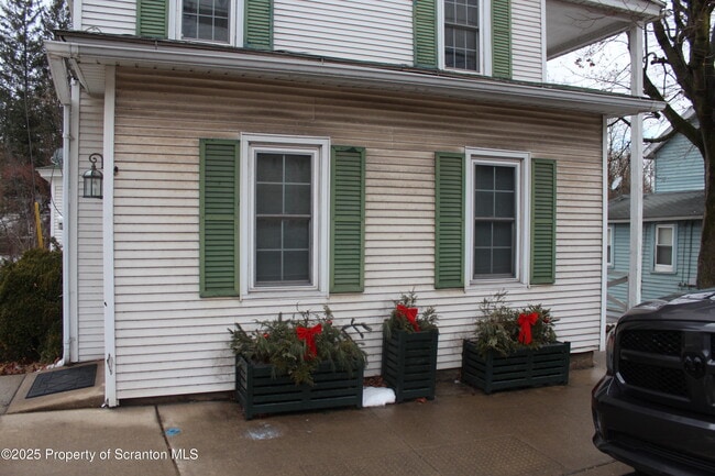 Photo - 105 College Ave