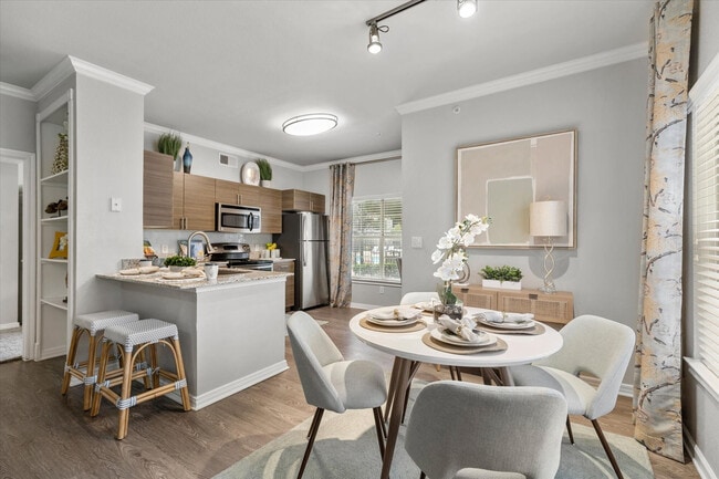2BD, 2BA - 1,185SF - Dining Area