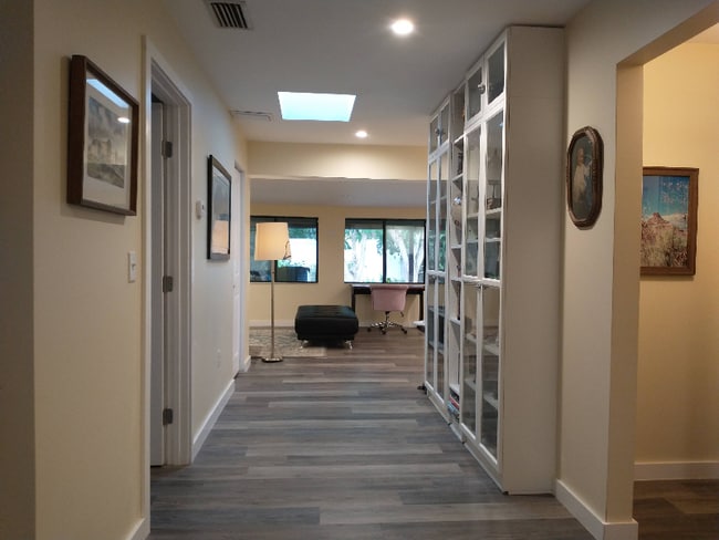 Photo - 1865 Washington Ave