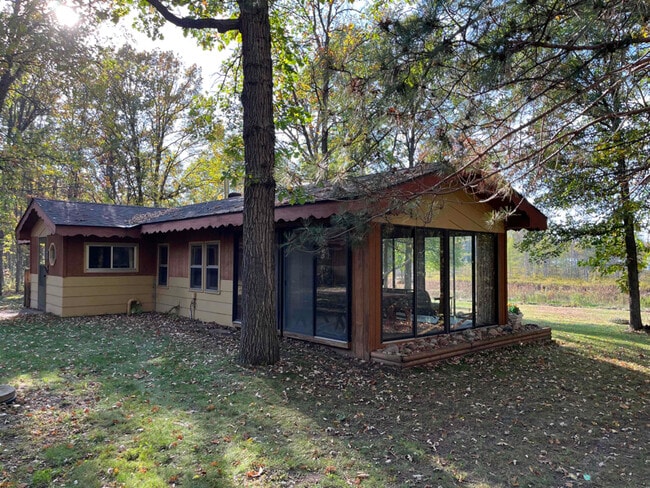 Building Photo - 18747 Jermark Rd Rental