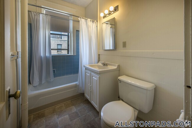 Building Photo - 1148 Commonwealth Ave Rental