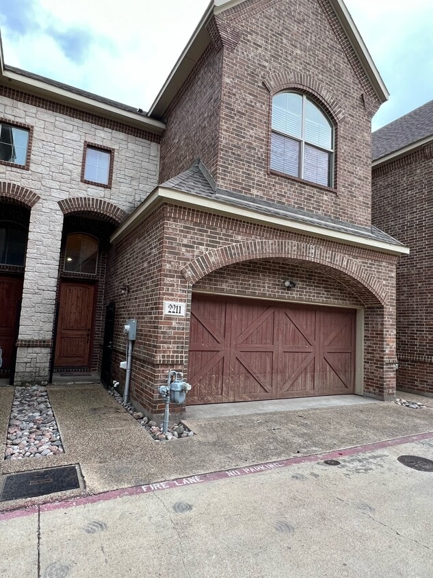 Photo - 2211 Eriksson Ln (Dallas, TX)
