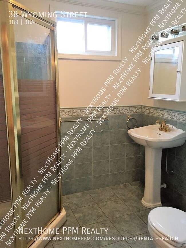 Photo - 38 Wyoming St