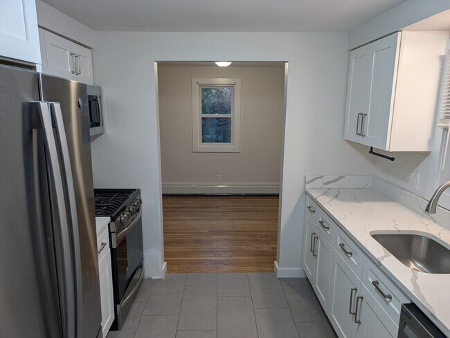 Building Photo - 94 North St Unit 1