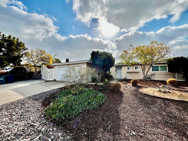 Beautiful 3B 2BA Home in Chula Vista w/ Ga... - Beautiful 3B 2BA Home in Chula Vista w/ Ga...