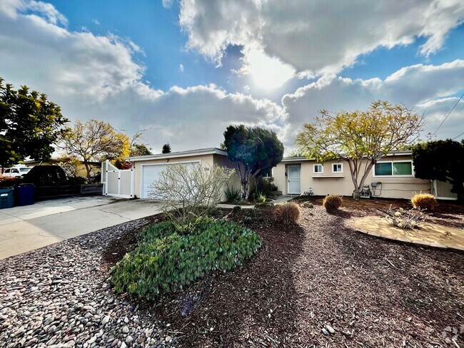 Building Photo - Beautiful 3B 2BA Home in Chula Vista w/ Ga...