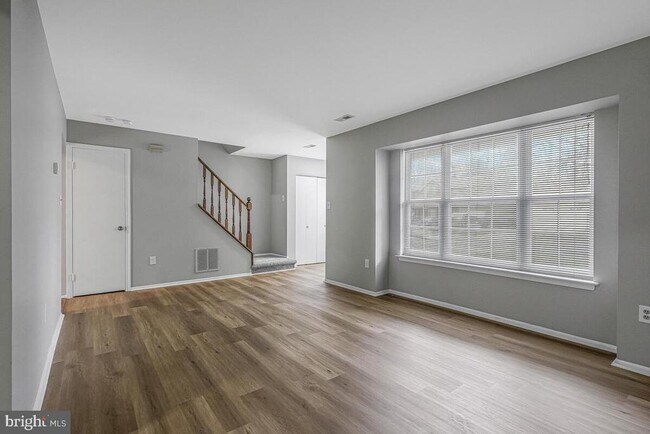 Photo - 5204 Flounder Ct W