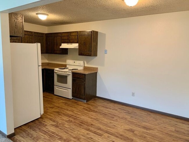 Photo - 2 Bed, 1 Bath Apartment for Rent in East Loveland! Move in special - 2 Weeks Free, Flexible lease...