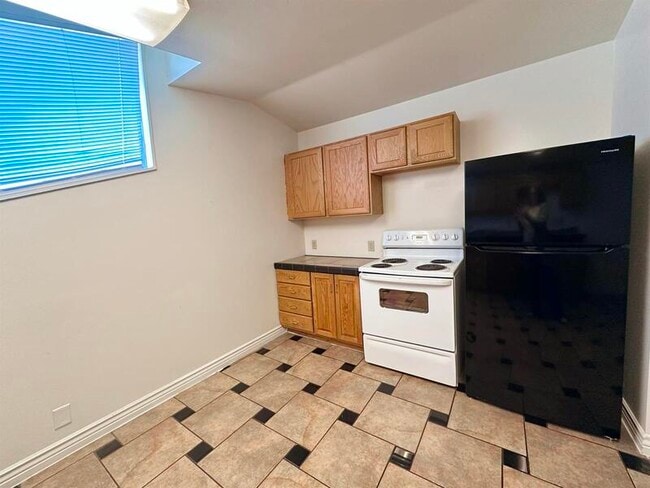 Photo - 27 N Tremont St