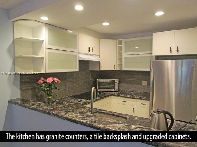 Photo - 892 SW 9th St Cir