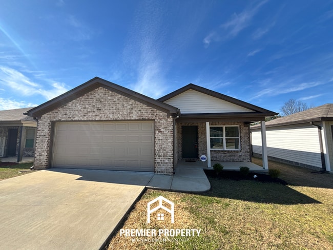 Building Photo - Spacious 4BR Home Near Tuscaloosa w/ 2-Car Garage, Covered Patio & Fenced Yard