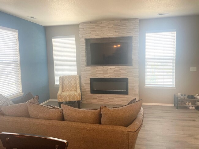 Photo - 12783 Leyden St