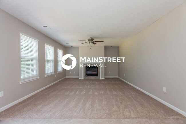 Photo - 4 Bedroom Pet-Friendly Home in Charlotte, NC with Main Street Renewal