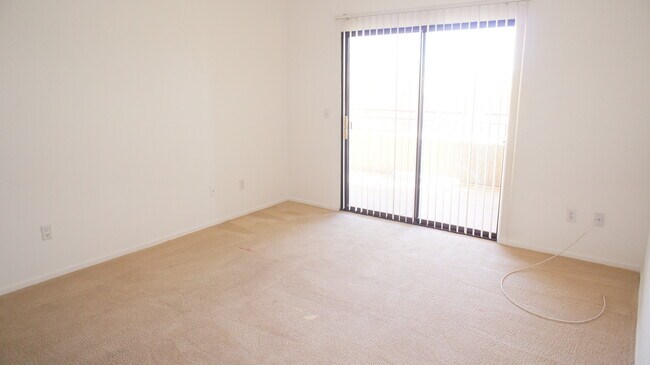 Photo - NORTHWEST 2 BEDROOM, 2 BATHROOM CONDO, ALL APPLIANCES INCLUDED!