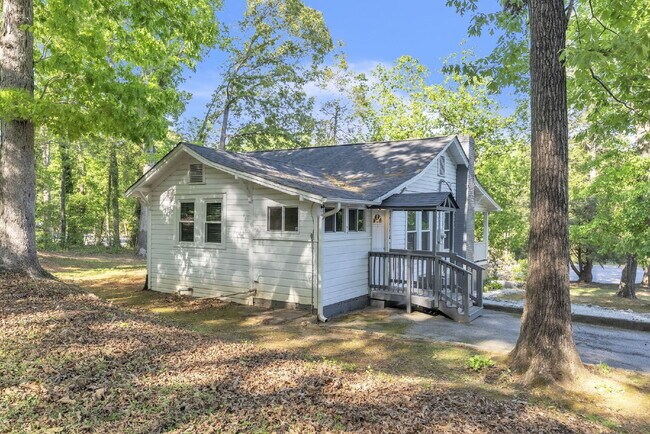 Photo - Cozy 2 Bed / 1 Bath Bungalow Near the Blue Ridge Mountains on Nearly 1 Acre $1,595/mo rent