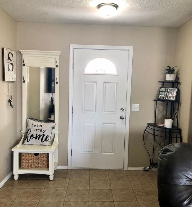 Photo - Republic Schools - Gorgeous 4 Bed 2 Bath 2 Car Garage For Rent