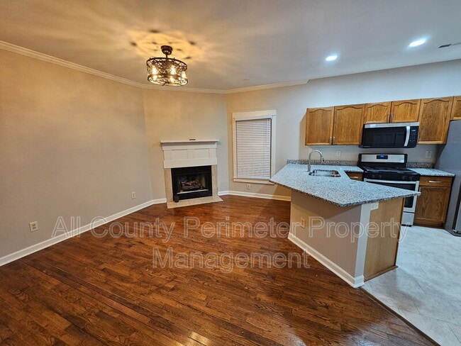 Photo - 320 Harden St SE