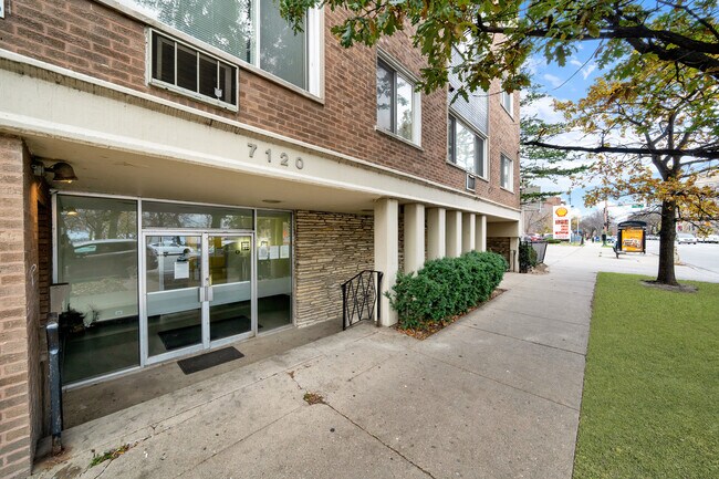 Photo - 7120 N Sheridan Rd Unit 216