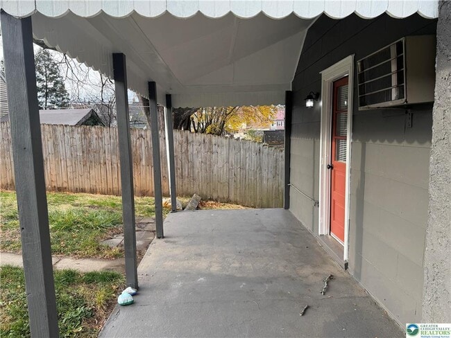 Photo - 32 N Front St