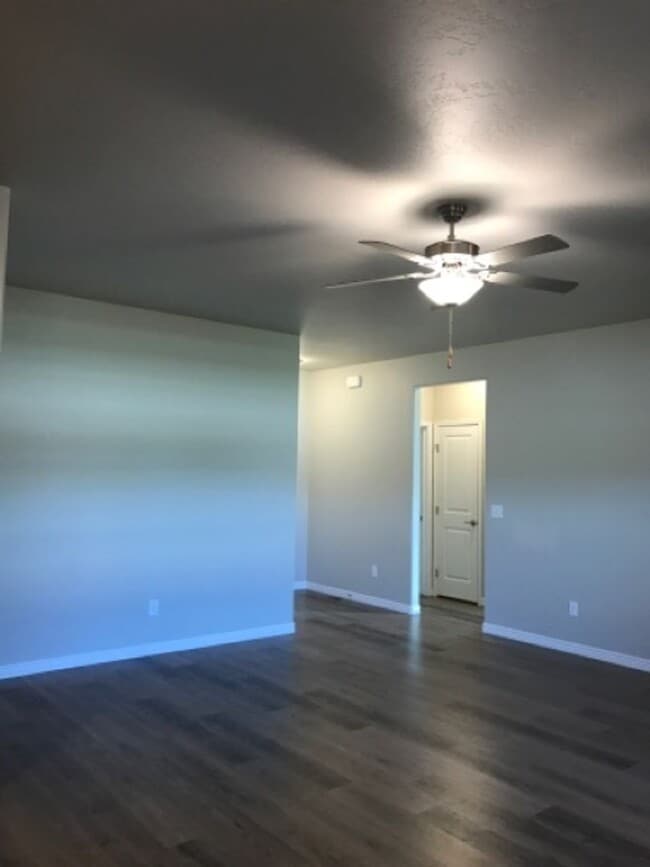 Photo - 1235 Langford Way