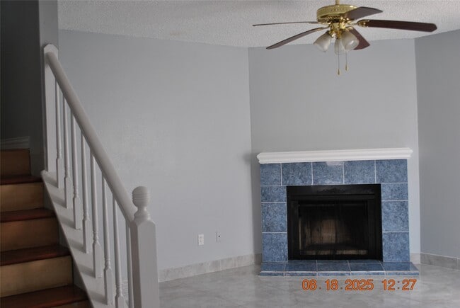 Photo - 12700 Leader St
