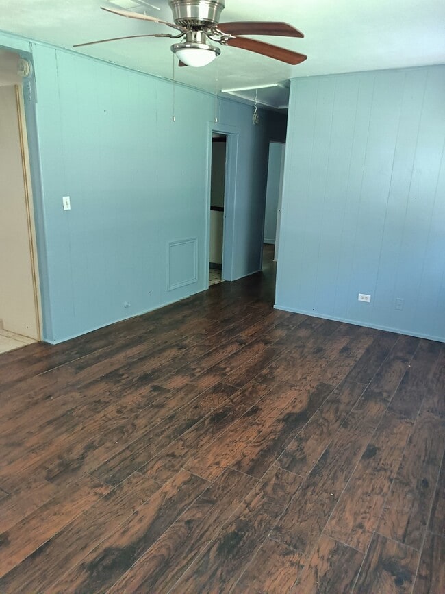 Photo - 385 Jones Rd