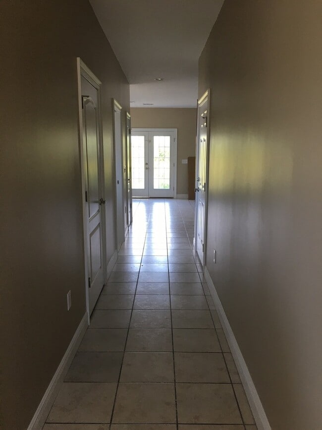 Photo - Great Townhome w/Easy Access to Shopping, ...