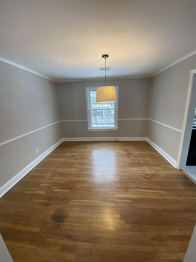 Photo - **APPLICATIONS PENDING**  SHORTER LEASE TE... Unit (Upstairs)