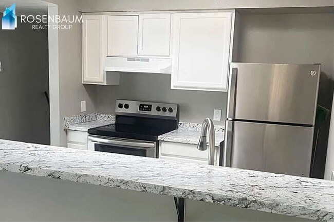 Photo - 2145 N Bell Ave