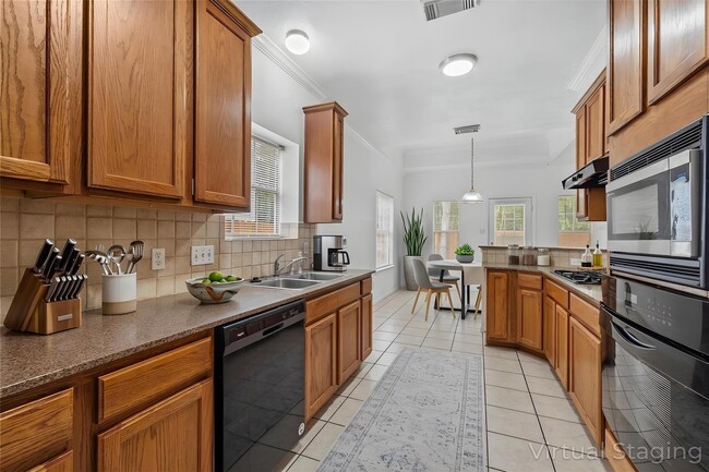 Photo - 2106 Hawks Rd