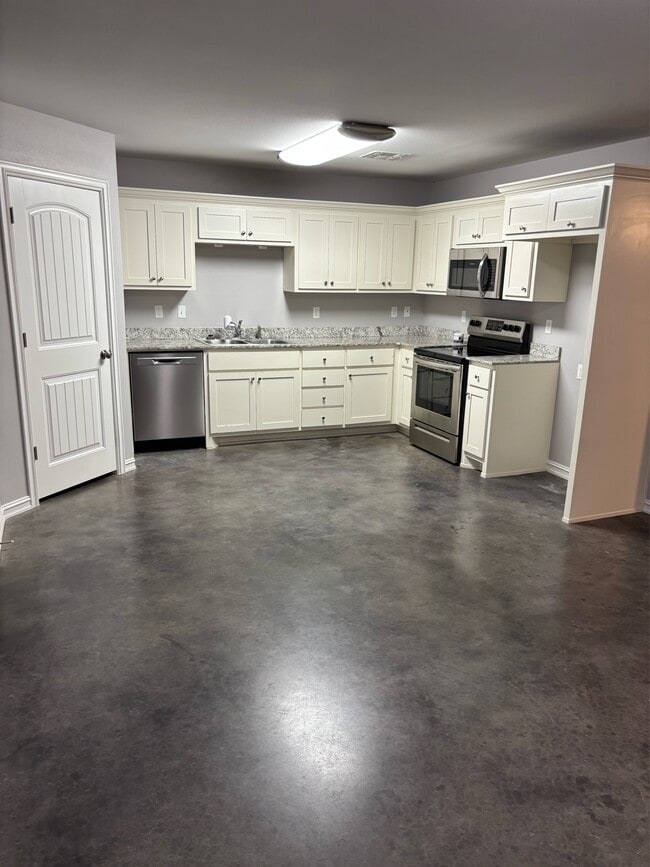 Photo - 4110 Maple Dr